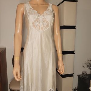 Vintage White Nightgown M